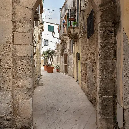 Dione 130 By Wonderful Italy * Syracuse